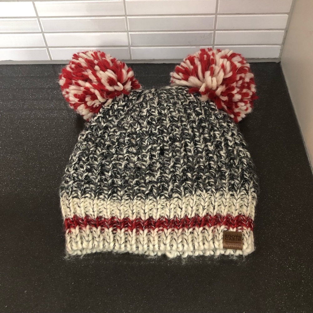 Roots Cabin kids pompom toque